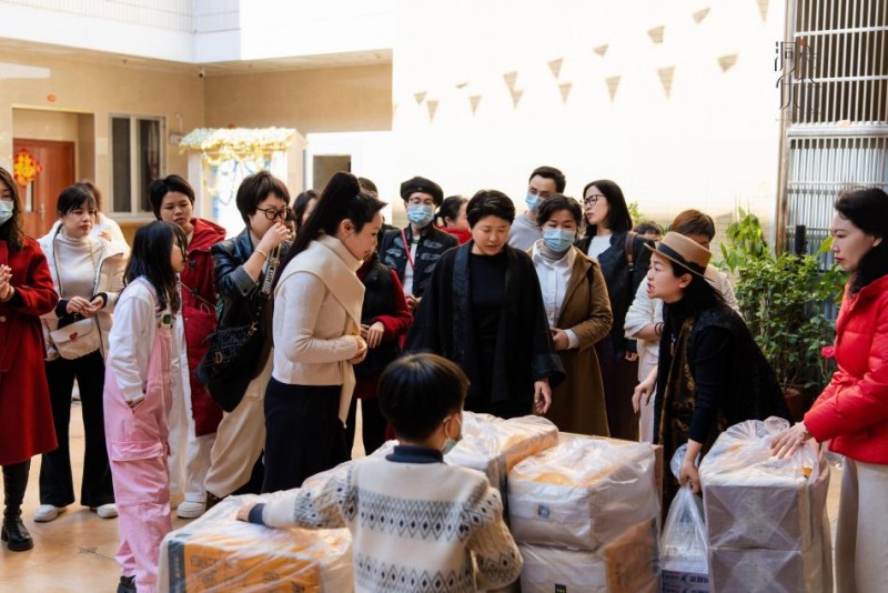 朱红兰老师携手家庭关系管理师展开老人关怀公益行